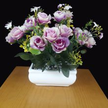 گل رز یاسی مصنوعی و گلدان سرامیکی کد IGF-113